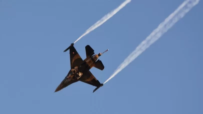 SOLOTÜRK Demirci’de Kurtuluş Festivali öncesi prova uçuşu yaptı