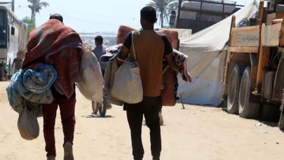 Gazze'nin kuzeyindeki Filistinliler, İsrail'in saldırıları altında bir kez daha göçe zorlanıyor