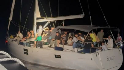 Muğla açıklarında 77 düzensiz göçmen kurtarıldı