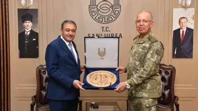 2. Ordu Komutanı Korgeneral Topaloğlu Şanlıurfa Valisi Şıldak'ı ziyaret etti