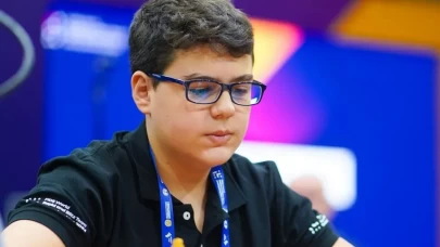 Büyükusta Yağız Kaan Erdoğmuş, Levon Aronian'ı mağlup etti