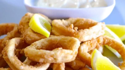 Restoran usulü çıtır kalamar tarifi