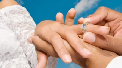 Soyadı hakkında tarihi karar! Erkekler eşlerinin soyadını doğrudan alabilecek