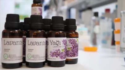 Kıyafetinize sadece birkaç damla döküp sakinleşin