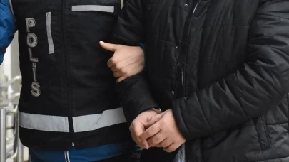 Beyoğlu’nda kaldırımda uyuyan kişinin telefonunu çalan yankesici tutuklandı