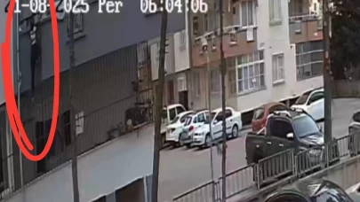 Adana'da hırsızın eve tırmanarak girmesi kamerada