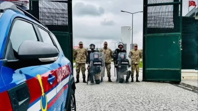 Erzurum'da düzenlenen operasyonlarda 26 göçmen yakalandı, 4 kaçakçı tutuklandı!