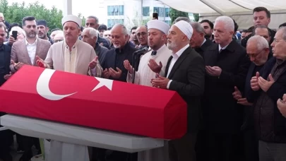 Şair ve yazar Yavuz Bülent Bakiler son yolculuğuna uğurlandı