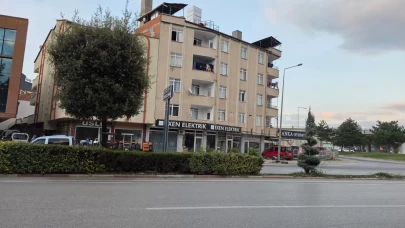 Bursa'da apartmanın üçüncü katından düşen çocuk ağır yaralandı
