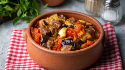 Fırında sebzeli güveç: Yaz sebzeleriyle sağlıklı tarif