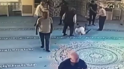 Camide fenalaştı, hastaneye kaldırıldı: O anlar kamerada