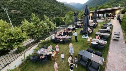 CHP'li belediye, 965 mt2 ruhsatsız restoranı 131 bin TL'ye kiraya verecek diyorlar!