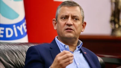 Özgür Özel, Gürsel Tekin'e savaş açtı: BIRAKIRSA KOKACAKMIŞ, NE CENAZESİ!