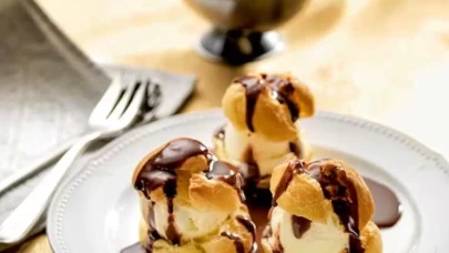 Profiterol Tarifi: Çikolata ve Kremanın Muhteşem Uyumu