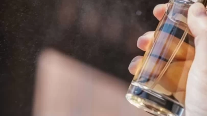 Erkekler için kalıcılığı yüksek 10 farklı parfüm