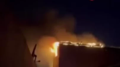 Küçükçekmece’de korkutan çatı yangını