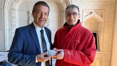 KKTC’den Aziz Sancar’a vatandaşlık belgesi!