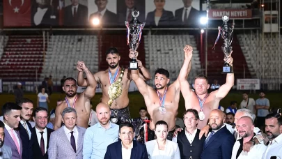 Tarihi Elmalı Yağlı Güreşleri’nde başpehlivan Enes Doğan