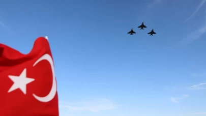 Sakarya Zaferi'nin 104. yılında Dua Tepe'de selamlama uçuşu