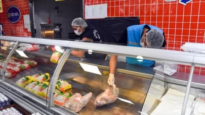 Diyarbakır’da son kullanma tarihi geçmiş yüzlerce kilo ürün imha edildi