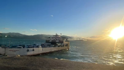 Tunceli’de feribot seferleri durduruldu: 3 kilometre araç kuyruğu oluştu