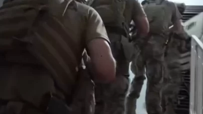 Bakan Yerlikaya: "İçişleri Bakanı Ali Yerlikaya, son bir haftada yapılan operasyonlar ile 161 DEAŞ terör örgütü şüphelisinin yakalandığını açıkladı.161 DEAŞ terör örgütü üyesi şüpheli yakalandı"