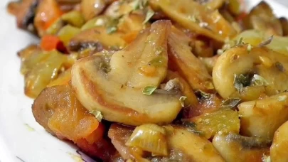 Tavuklu Mantar Sote Tarifi: Pratik ve Lezzetli Akşam Yemeği Fikri