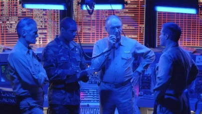 Düşman Hattı filminin konusu nedir? Oyuncu kadrosunda kimler yer alıyor?