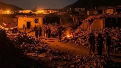 Afganistan'da şiddetli deprem! Yüzlerce ölü ve yaralı var