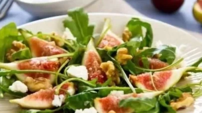İncirli salata tarifi! Hafif ve besleyici öğün alternatifi