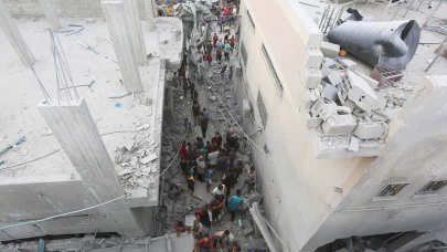 İsrail Gazze’de 3 UNRWA okulunu bombaladı: Binlerce sivil yersiz yurtsuz kaldı