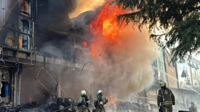 Bağcılar İSTOÇ'ta iş yerinde yangın çıktı