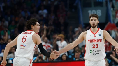 Emine Erdoğan, Avrupa ikincisi olan A Milli Erkek Basketbol Takımı'nı tebrik etti