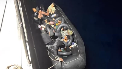 İzmir'de 102 düzensiz göçmen yakalandı