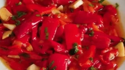 Közlenmiş kapya biber turşusunun tarifi ve püf noktaları!