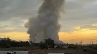 İzmir'de çöp aktarma noktasında yangın