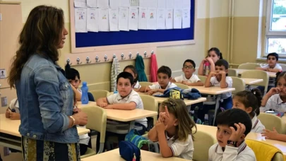 Öğretmen ve derslik başına düşen öğrenci sayısı azaldı