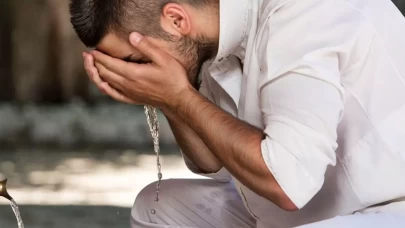 Abdestli olup olmadığını unutan veya şüphe eden kişi ne yapmalı?