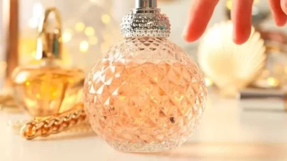 Kadınların tercih ettiği en popüler parfümler! Hangi koku sizi ifade ediyor?