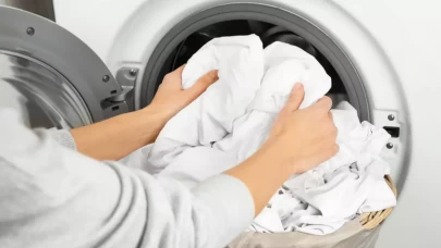 Sadece bir malzeme ile çamaşırlarınız akpak olacak!