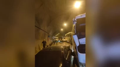 Antalya'da 8 araç birbirine girdi