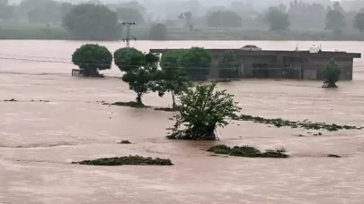 Pakistan'da can kaybı artıyor