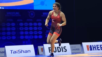 Nesrin Baş Dünya Güreş Şampiyonası’nda finale yükseldi