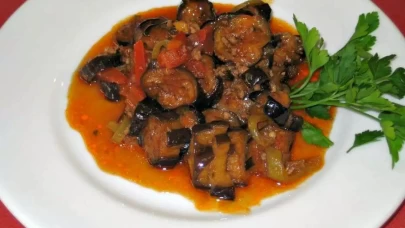 Patlıcan Musakka Tarifi: Evde Lezzetli ve Pratik Türk Yemeği