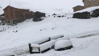 Kış erken geldi! Kar kalınlığı 50 santimi buldu