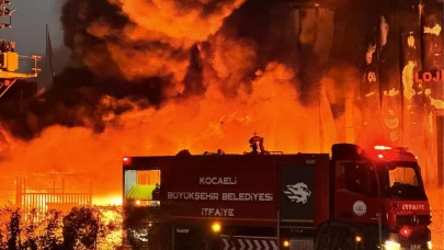 Kocaeli'de lojistik deposunda çıkan yangına müdahale ediliyor