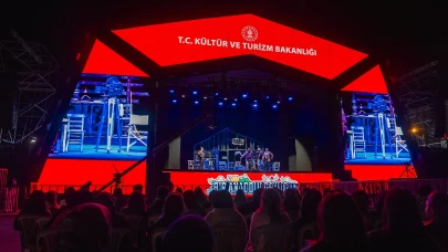 Bitlis'te 'Bir Anadolu Şenliği' konser ve tiyatrolarla devam ediyor