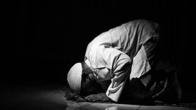 Dizlerinde Rahatsızlığı Olanlar Sandalyede Namaz Kılabilir mi? Diyanet Cevapladı