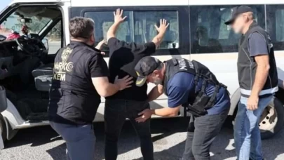 Mersin'de yolcu minibüsünden çıkanlar şoke etti!