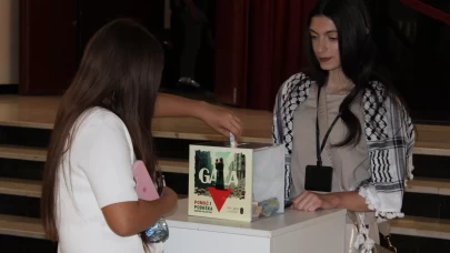 Sırbistan'da Gazze için "Çocuk olmak kolay değil" tiyatro oyunu sahnelendi